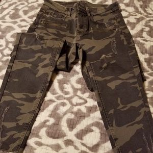 NWOT Zara Basic Camo Denim